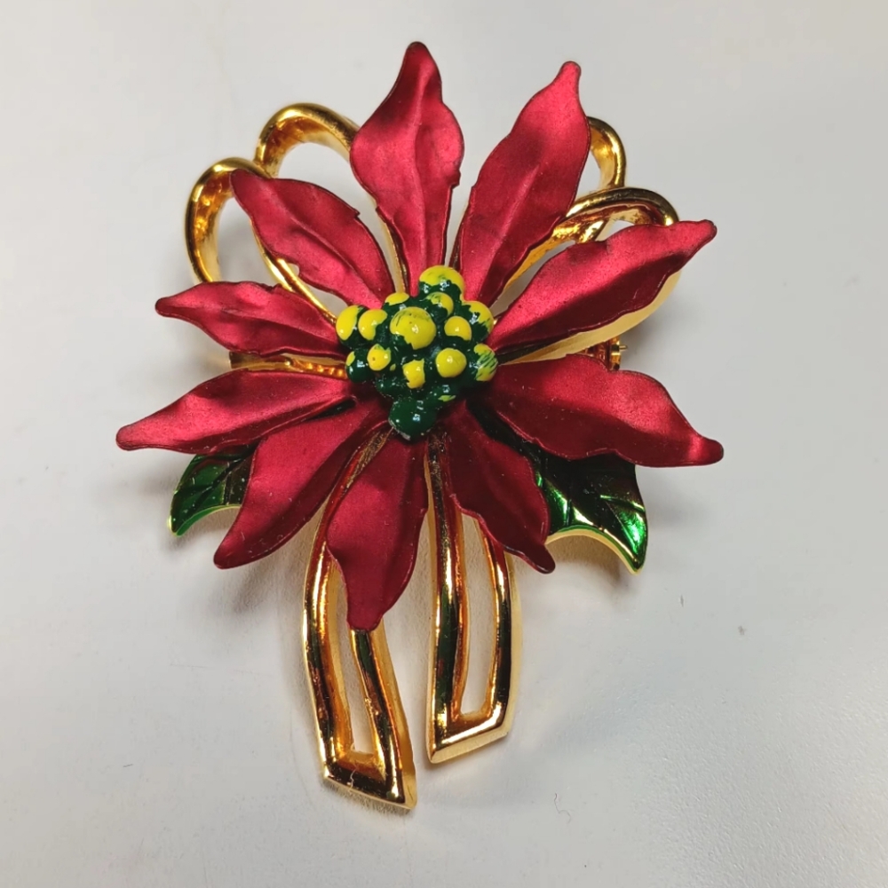 Christmas Poinsettia Brooch.  Red Petals, Green Leaves, Yellow Center, Gold Bow.